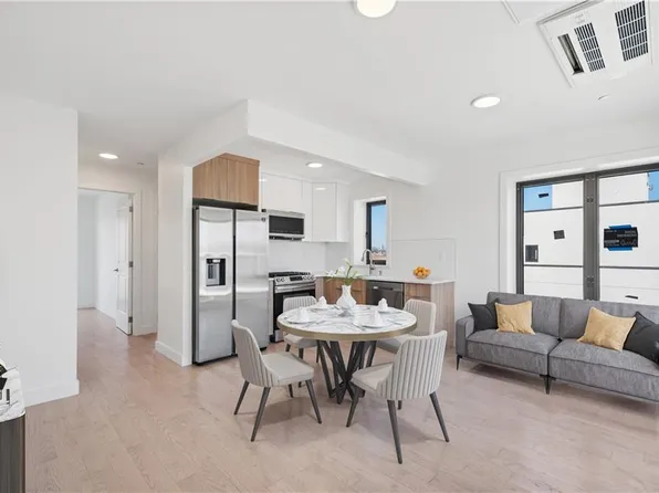 168 Bay 49th St #4B, Brooklyn, NY 11214