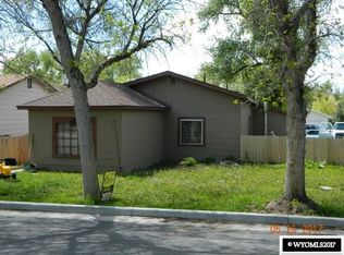 532 S 7th St, Douglas, WY 82633