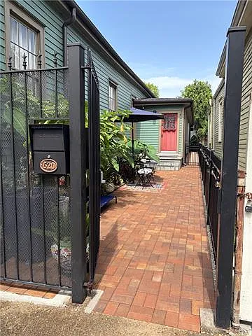 620 Gallier St — Photo 2