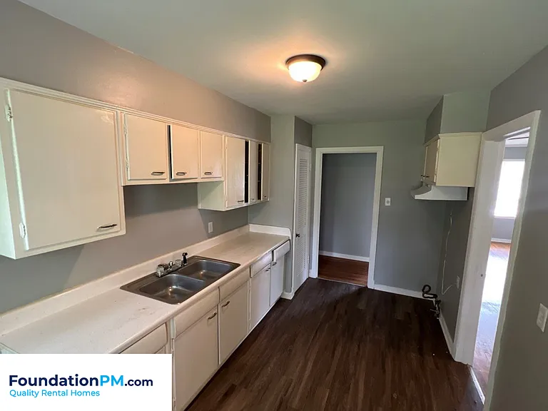 2324 Slocum Ave — Photo 7