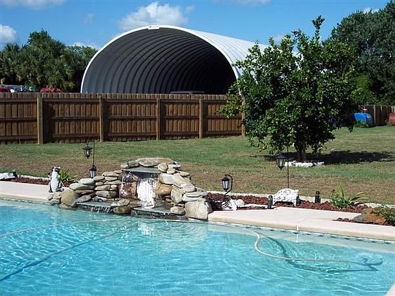 Sparkling Pool & RV Storage