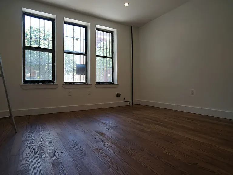 297 Schaefer St #1F — Photo 6