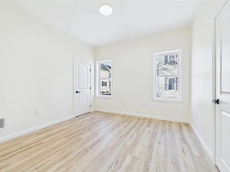 33 Crapo St #1 — Photo 9