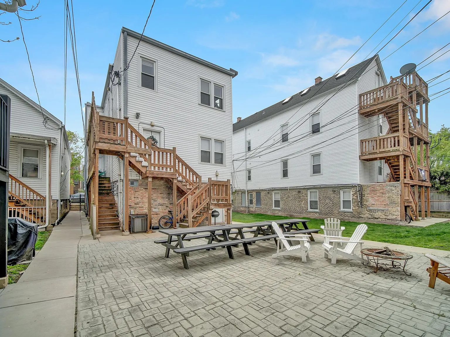 Marshfield Apartments — Photo 1