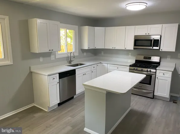 7972 Catherine Ave, Pasadena, MD 21122