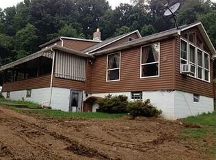 401 Armstrong Rd, Leechburg, PA 15656