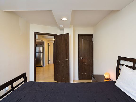 4th image of 4118 43rd St APT 3B