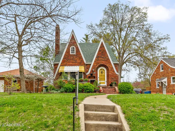 103 E Circle Dr, Jefferson City, MO 65109