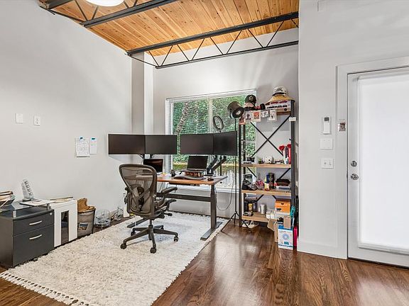 5th image of 2377 Harbor Ave SW
