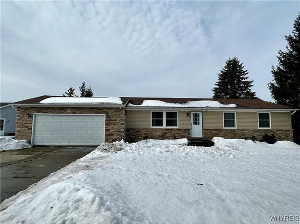 1696 Willow Woods, Alden, NY 14004