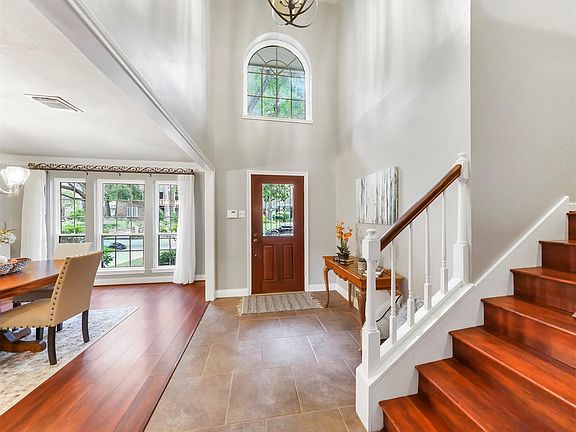 4th image of 3303 Woodland View Dr