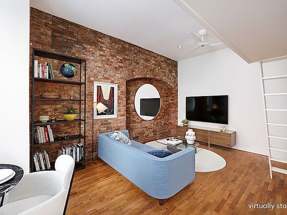 3rd image of 23 Waverly Pl APT 2B