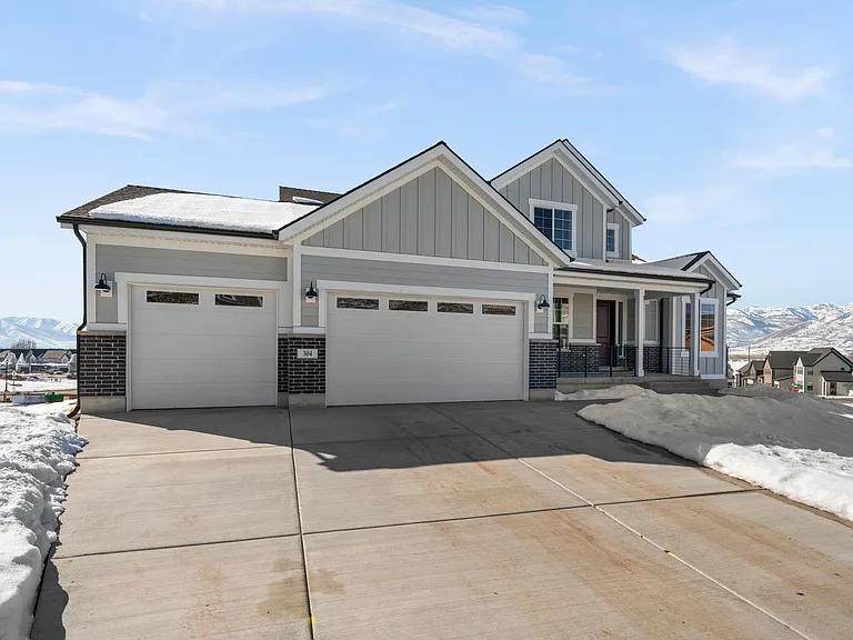 3 Car Garage