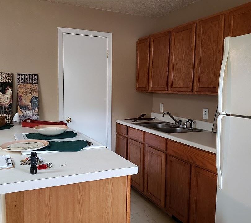 2nd image of 519 Oak St APT 3
