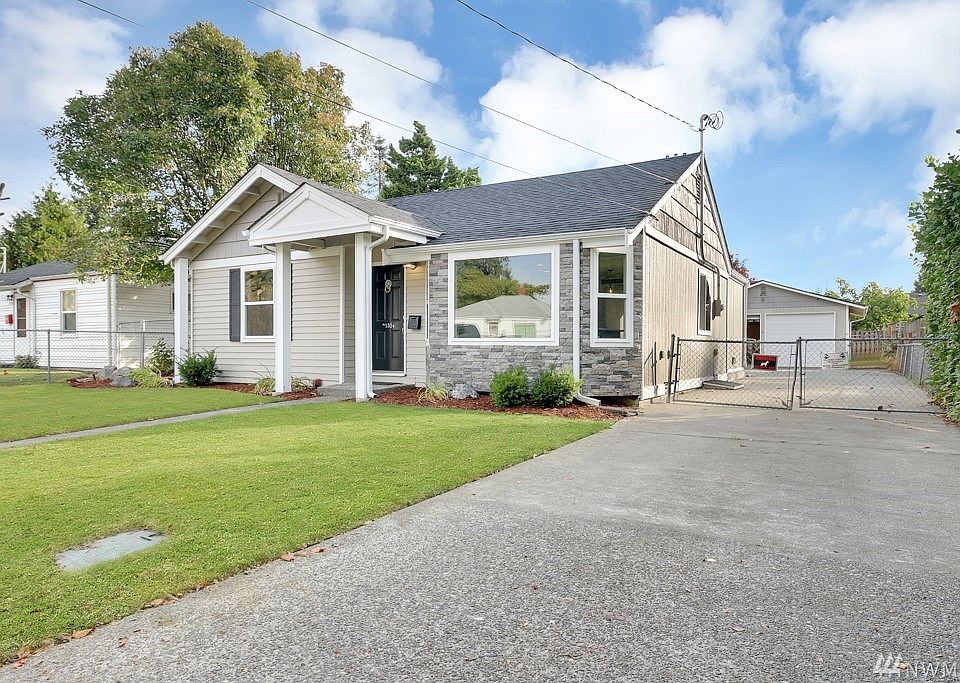 1st image of 1524 H St SE