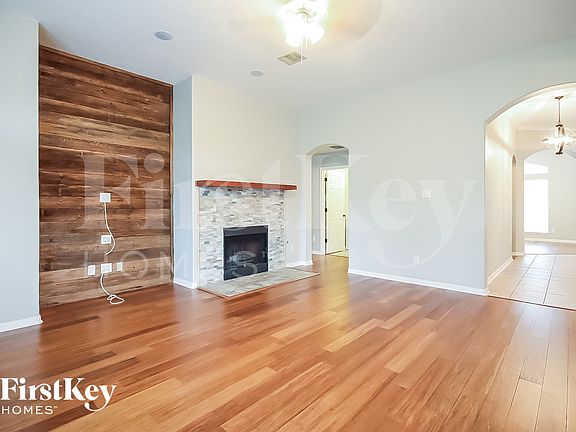 3rd image of 1118 Chase Park Dr