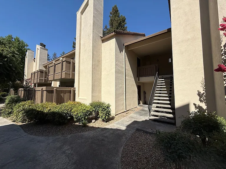 3701 Colonial Dr #201 — Photo 4