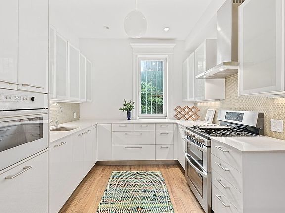 2nd image of 124 Clifton Pl
