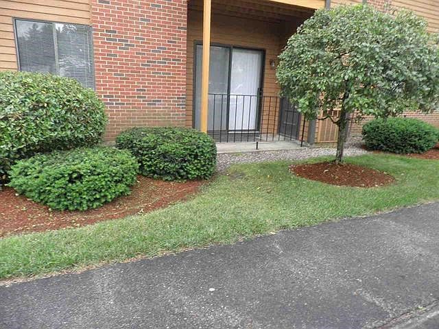 2nd image of 11 Blackstone Dr #24