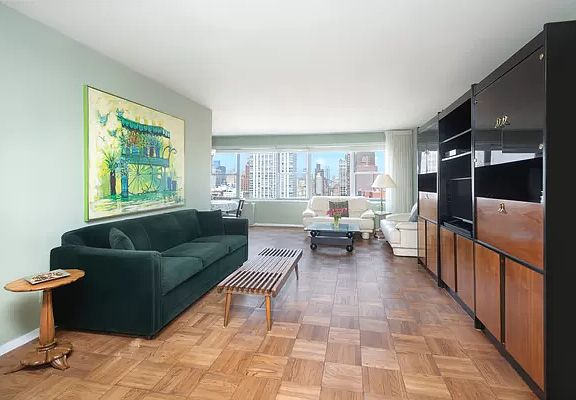 2nd image of 360 E 72nd St APT C2705