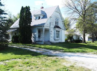 235 N Scofield St, Carthage, IL 62321