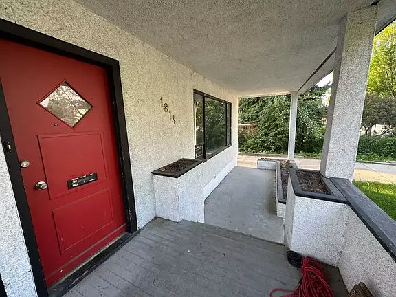 2nd image of 1814 Abbott St #101
