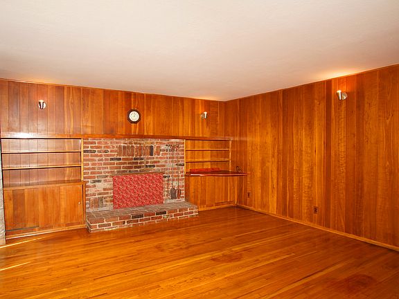 5th image of 581 N Circle Dr