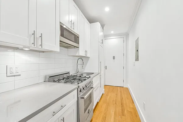 Rented by Nooklyn NYC LLC | media 13