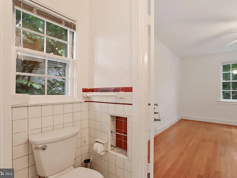 3273 Worthington St NW — Photo 21