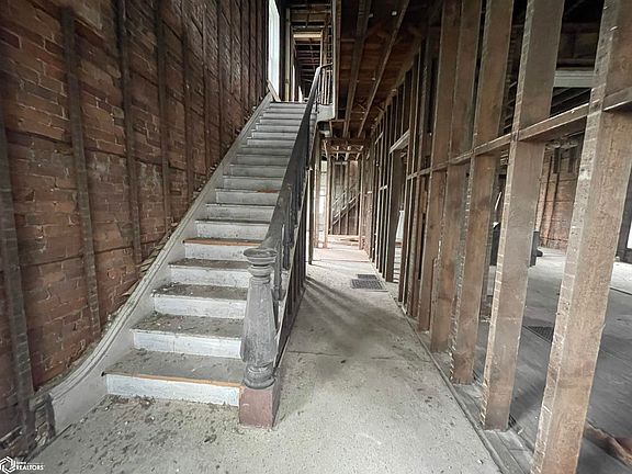 5th image of 619 Morgan St