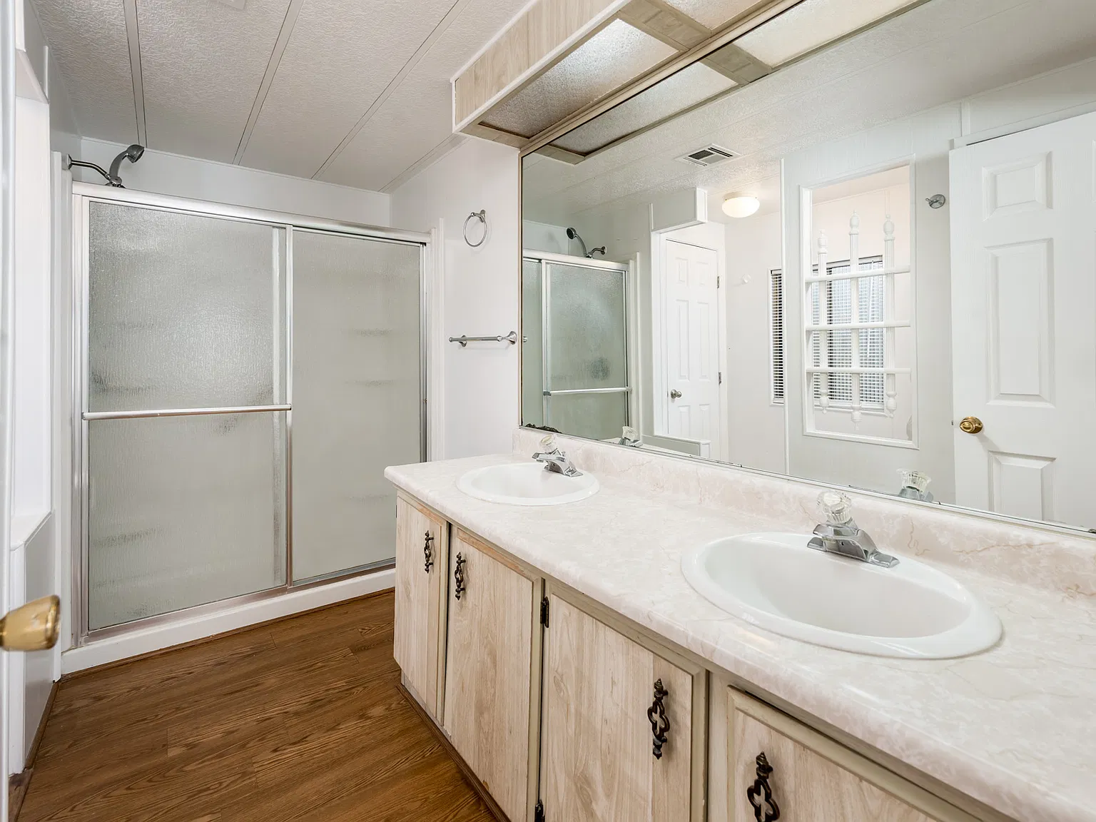 2 bed, 1258 sqft, $1,700 — Photo 3