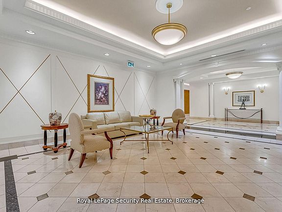 4th image of 980 Yonge St #403