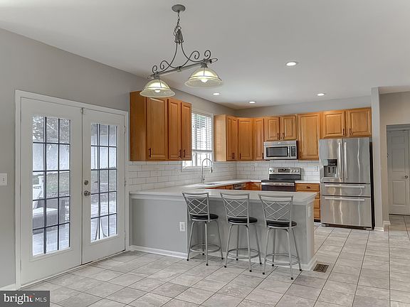 4th image of 41936 Kentucky Ct