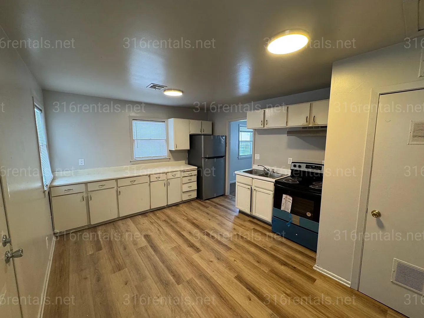$1,025 - 3 Bed 1 Bath - Single Family Home *Coming Soon* — Photo 3