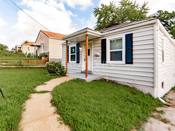 3rd image of 2610 McLaran Ave