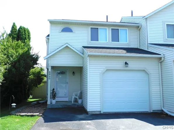 8830 New Country Dr, Cicero, NY 13039