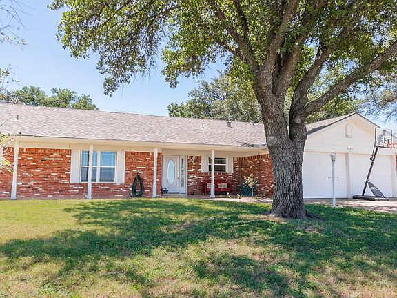 3rd image of 3025 Cumberland Dr