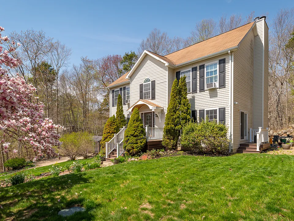 25 Magnolia Ave