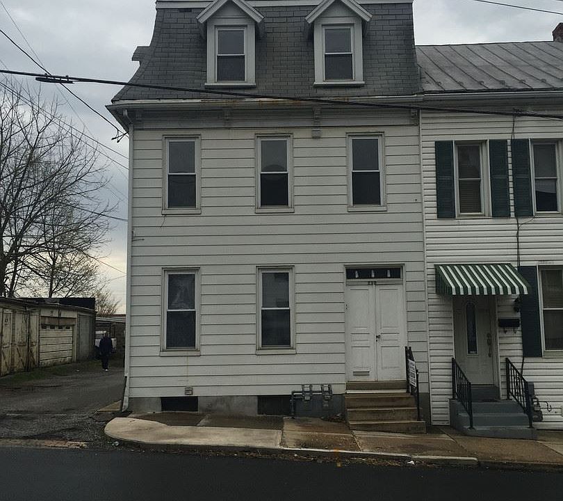 1st image of 295 Jefferson Ave #1