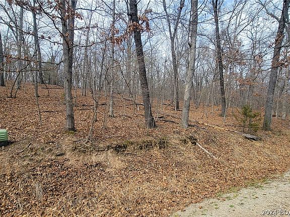 4th image of 464 Grand View Dr