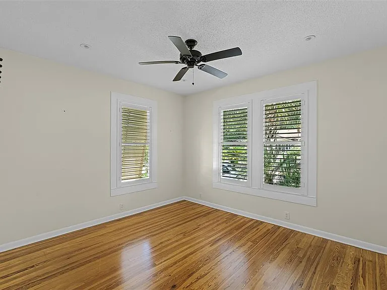 706 Hillcrest St — Photo 9