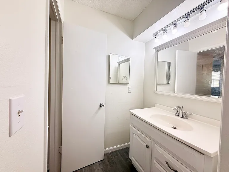 2207 S Carolina Ave — Photo 26