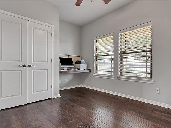 3rd image of 226 Passendale Ln