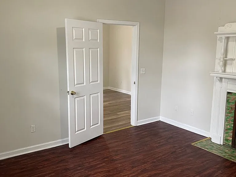 374 Park Ave — Photo 29