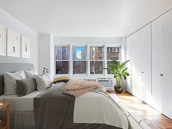 2nd image of 155 E 38th St APT 4D