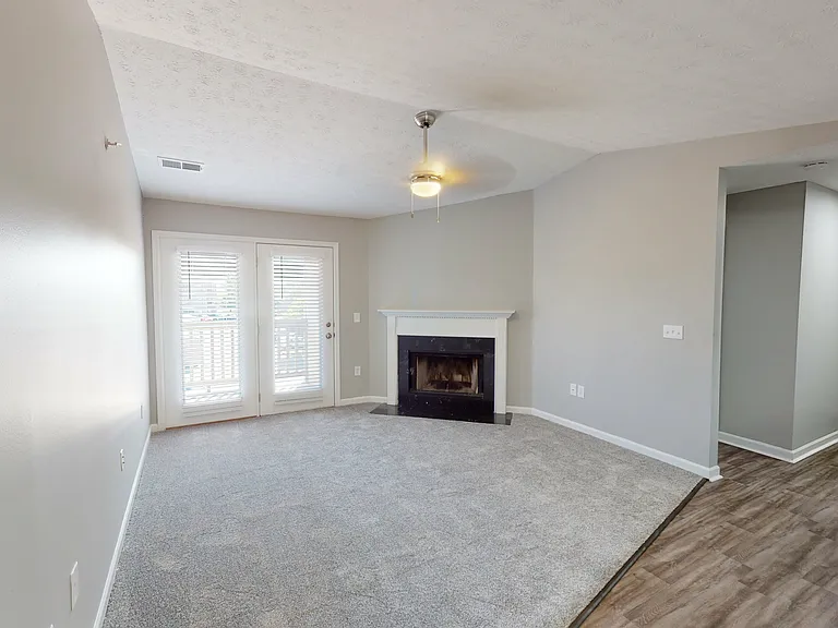 Burlington Oaks Apartments — Photo 15