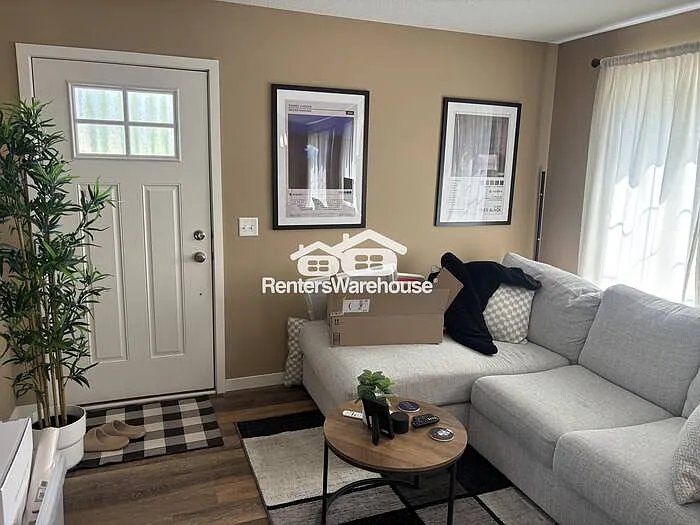 1305 Flag Ave N #2 — Photo 9