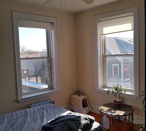 4th image of 1484 W Winnemac Ave APT 6
