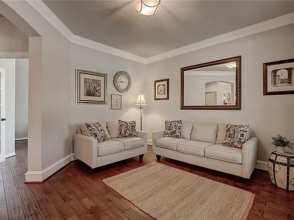 3rd image of 9012 Riverchase Dr