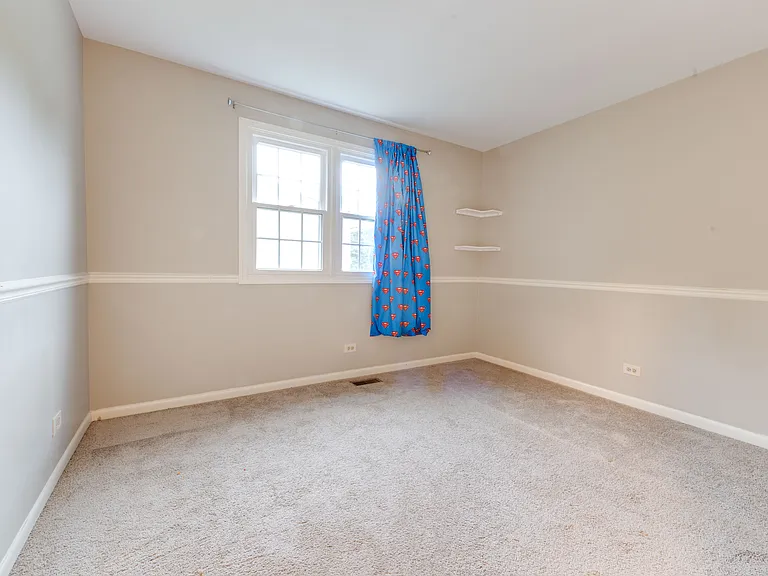 5S735 Park Meadow Dr — Photo 13